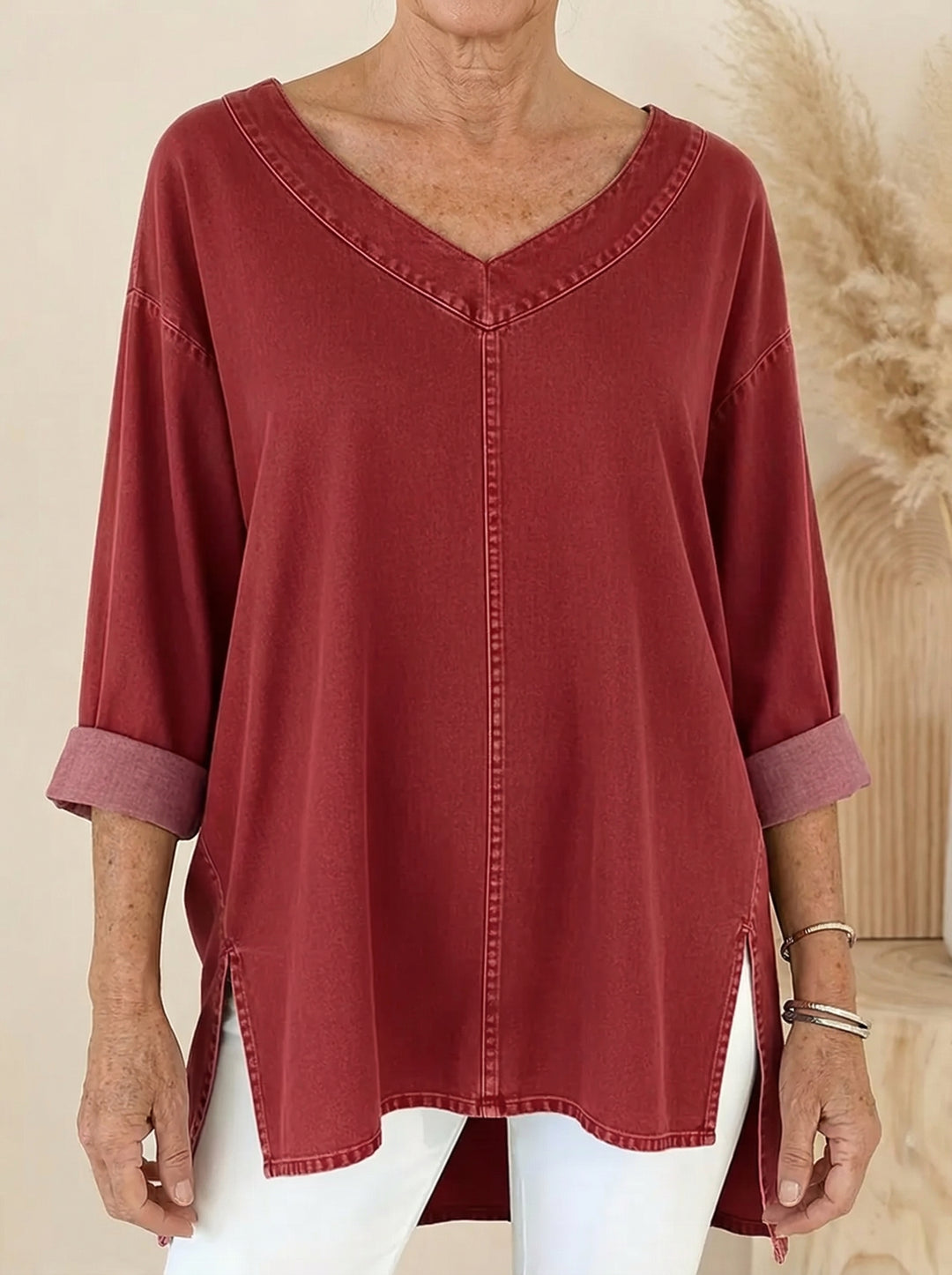 Elara | Relaxed V-Neck Top