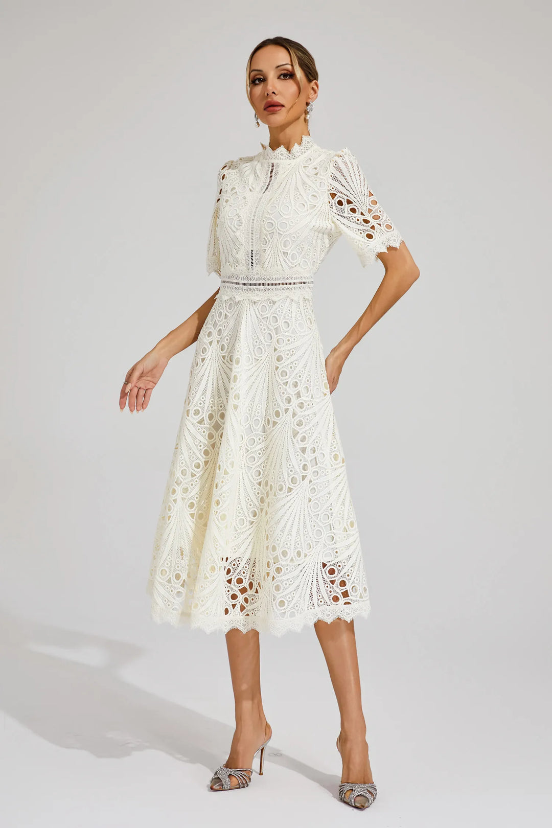 Lace Midi Dress – Elegant Scoop Neckline for Weddings and Special Events