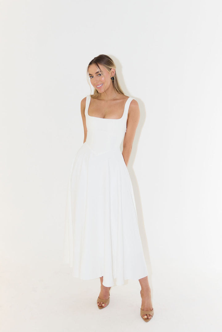 Women’s Midi Dress – Flattering Fit – Cinched Waist – Flowing Silhouette